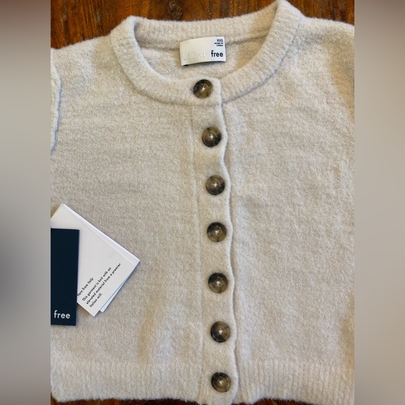 NWT Wilfred Free Cropped Cardigan “Shrunken Collection” Reverse Seam Size XXS - Picture 4 of 13